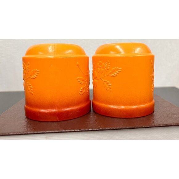 Orange Milk Glass Coffee Mugs with flowers, Mid Century 1950-1960 vintage - Picture 4 of 9